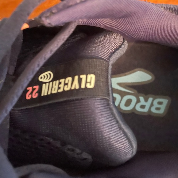 Brooks 7.5 Glycerin running shoes. - Picture 6 of 10